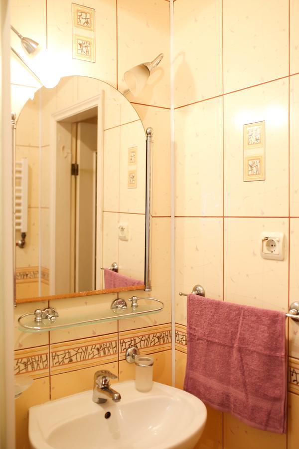 Apartment Near St. Elizabeth Church Lviv Extérieur photo