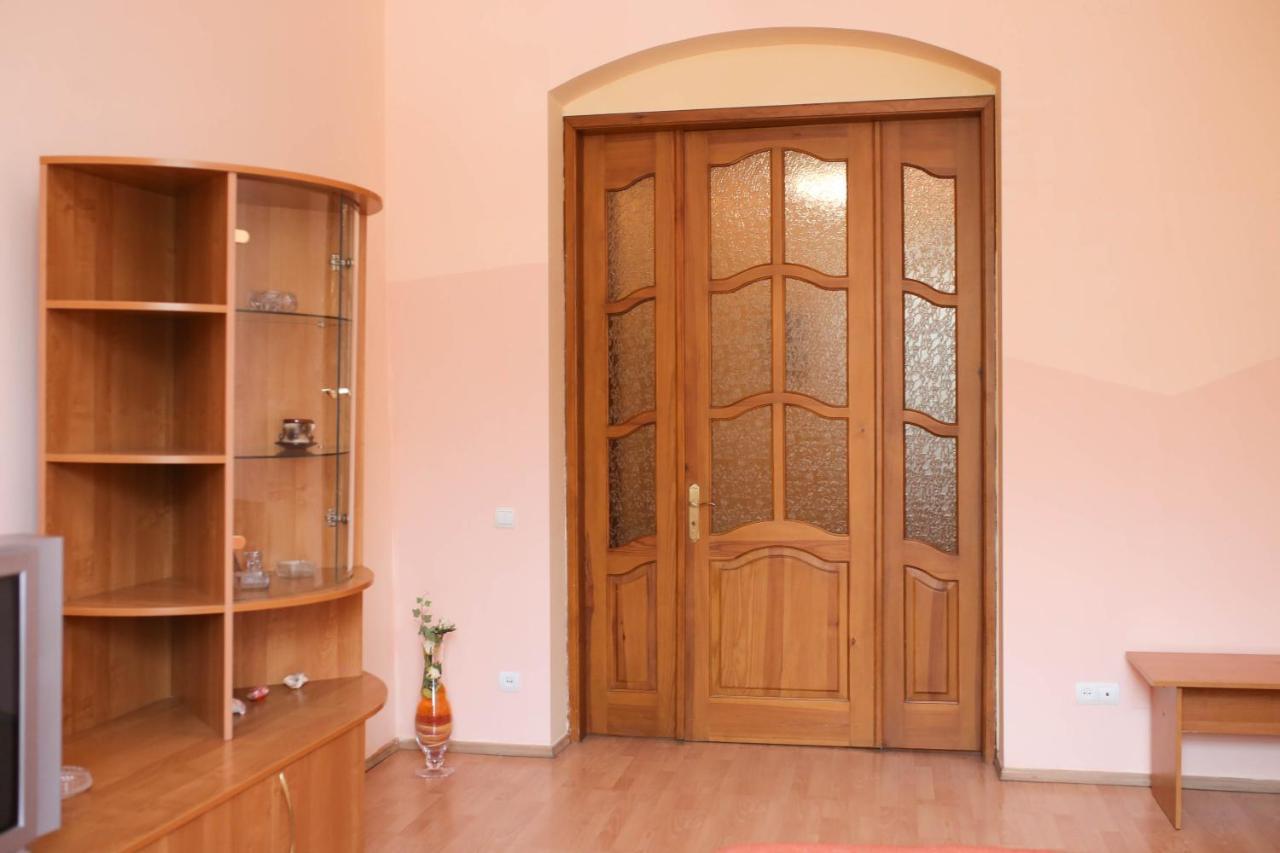 Apartment Near St. Elizabeth Church Lviv Extérieur photo
